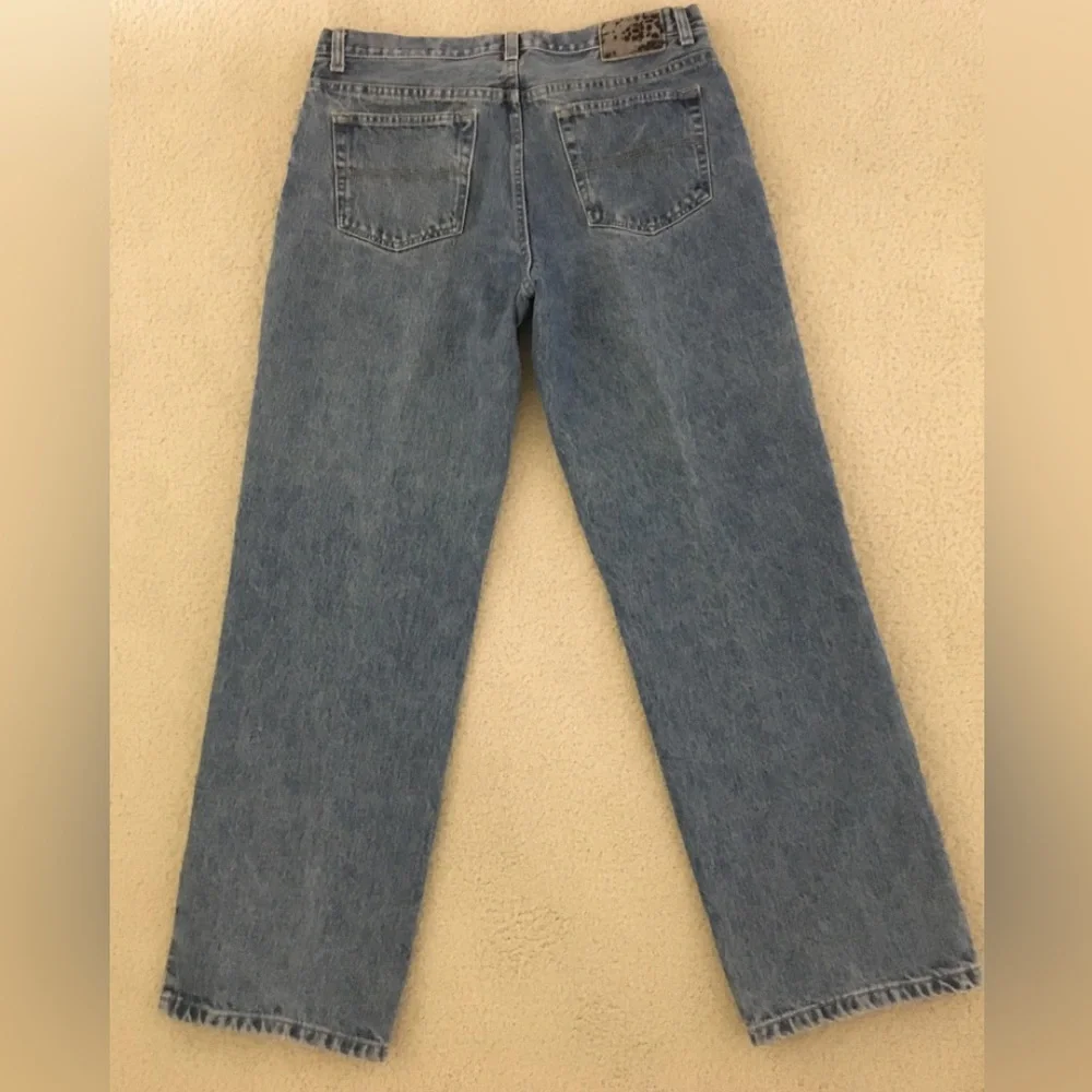 Izod Classic Fit men’s denim jeans - Picture 2 of 5